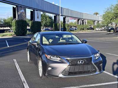 2018 Lexus IS - IS 300 Sedan 4D