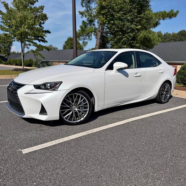 2017 Lexus IS - IS 200t Sedan 4D