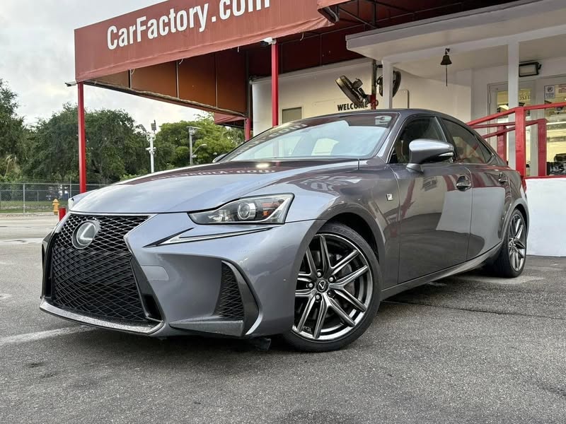2017 Lexus IS Turbo