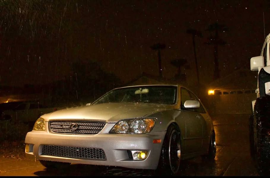 2002 Lexus IS - IS 300 Sedan 4D