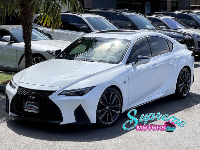 2021 Lexus IS