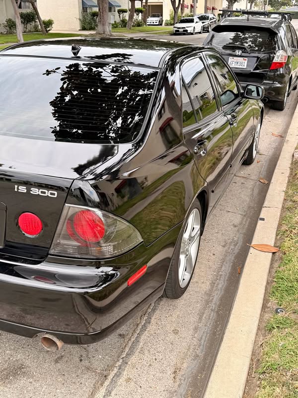 2003 Lexus IS - IS 300 Sedan 4D