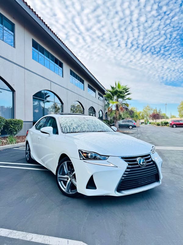 2017 Lexus IS - IS300 AWD