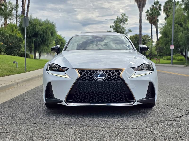 2017 Lexus IS - IS200t F-Sport