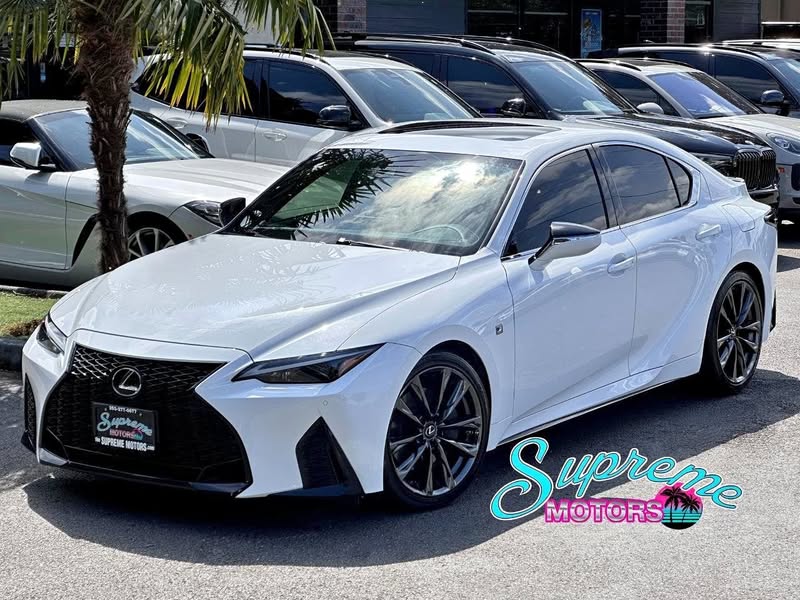 2021 Lexus IS