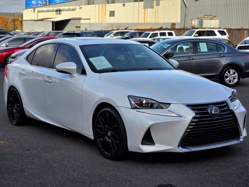 2017 Lexus IS
