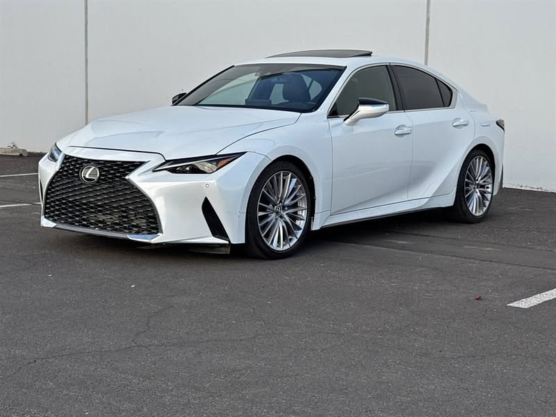 2024 Lexus IS-300