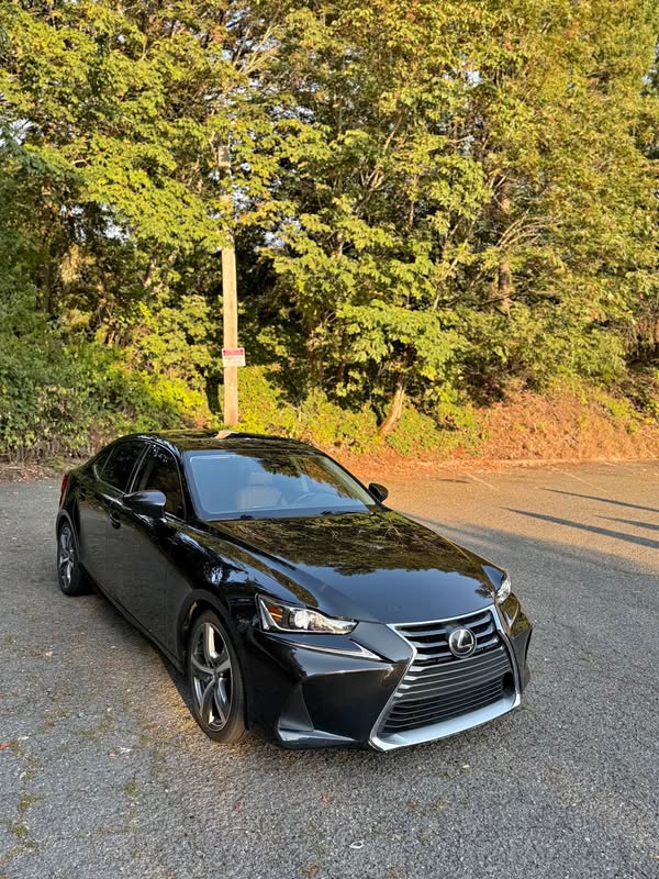 2018 Lexus IS - IS 300 Sedan 4D