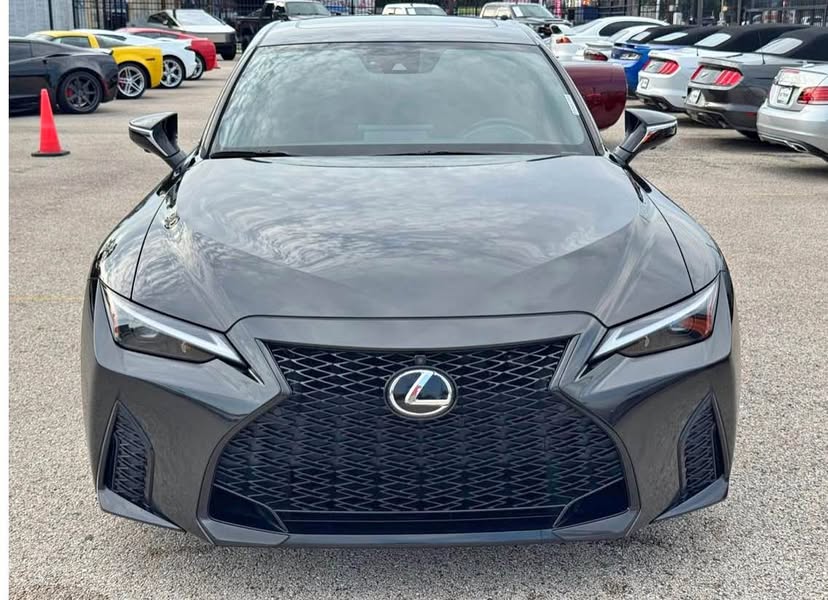 2023 Lexus IS