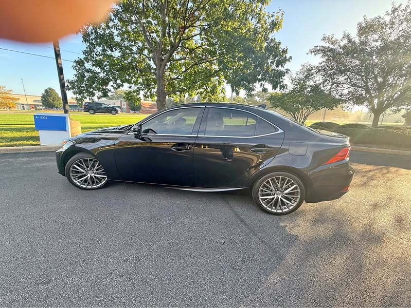 2016 Lexus IS - IS 300 Sedan 4D