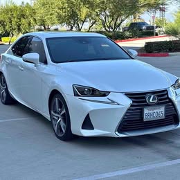 2017 Lexus IS Turbo