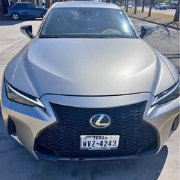 2022 Lexus is 300