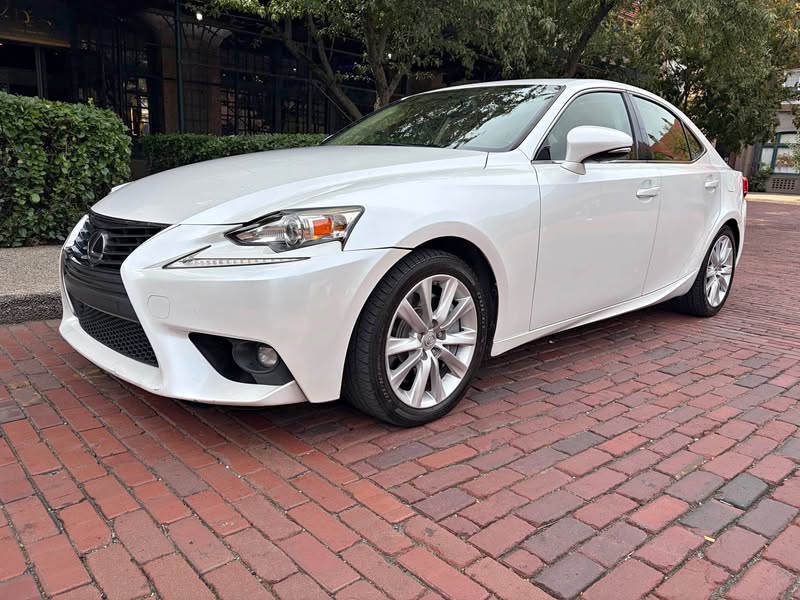 2016 Lexus IS - IS 200t Sedan 4D