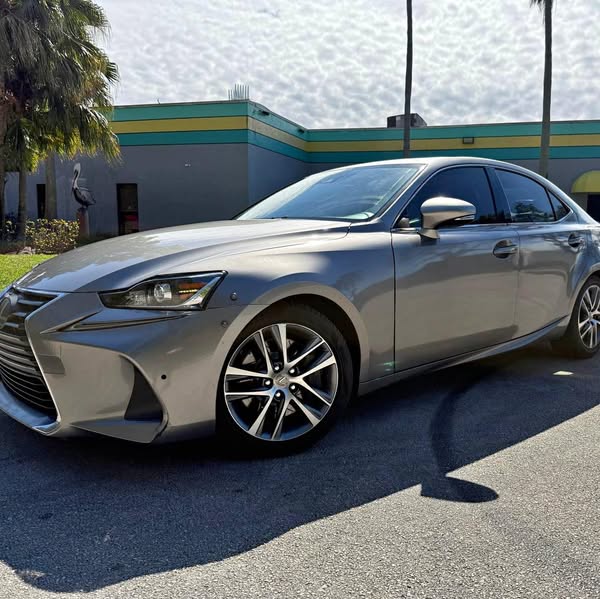 2018 Lexus IS - IS 300 Sedan 4D