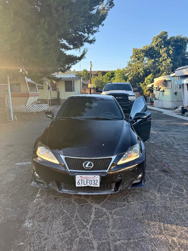 2011 Lexus IS - IS 350 F SPORT Design Sedan 4D