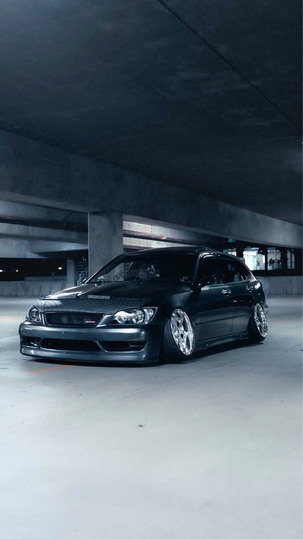 2002 Lexus IS - IS 300 SportCross Hatchback 4D