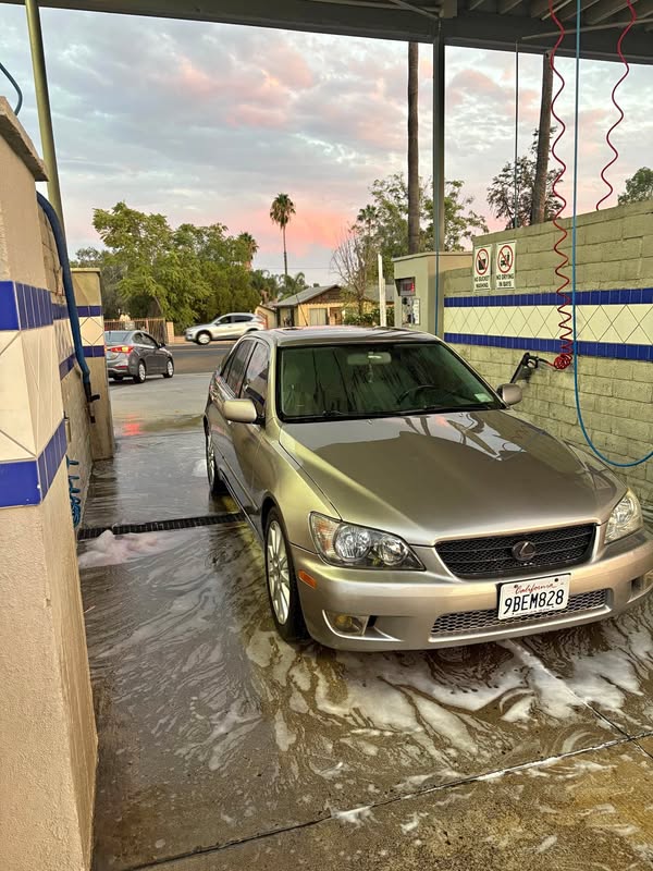 2003 Lexus IS - IS 300 Sedan 4D