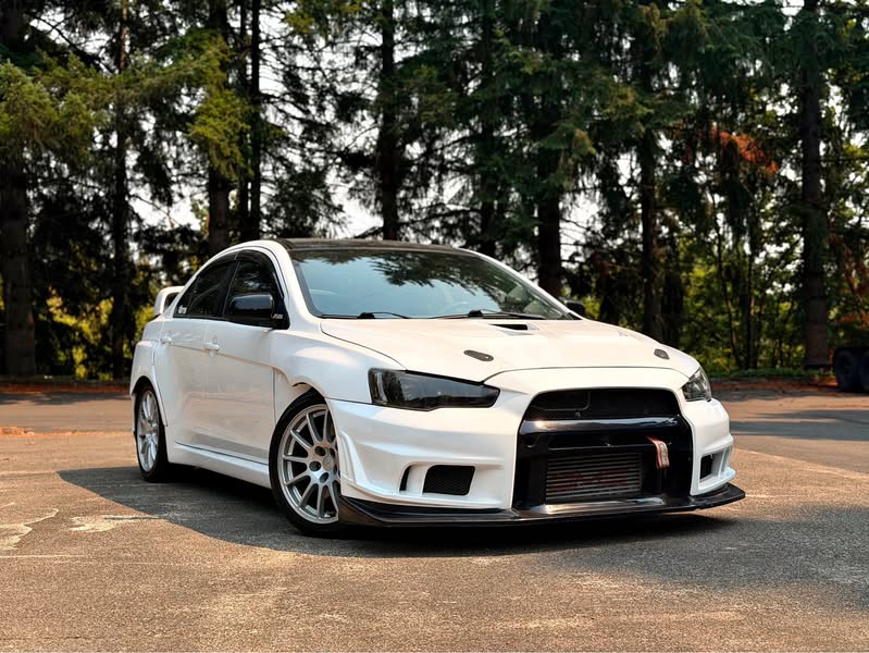 2010 Mitsubishi Lancer Evolution - MR Sedan 4D