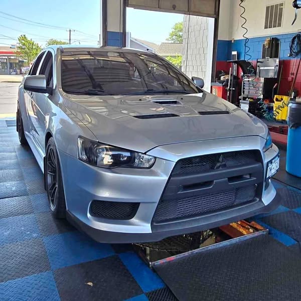 2013 Mitsubishi Lancer Evolution - MR Sedan 4D