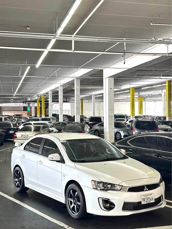 2016 Mitsubishi Lancer - ES Sedan 4D