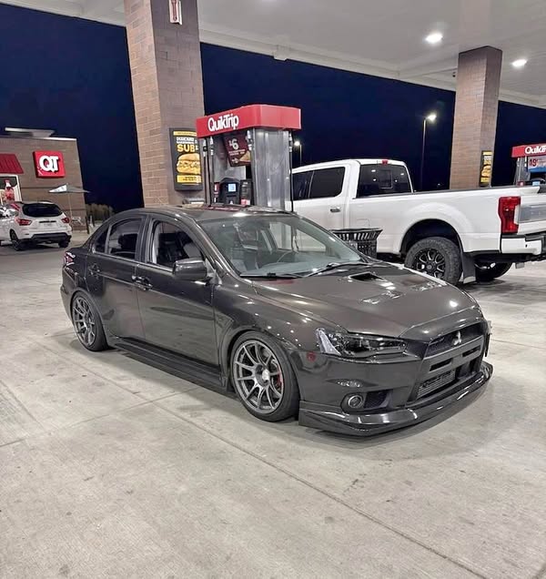 2013 Mitsubishi Lancer Evolution - MR Sedan 4D