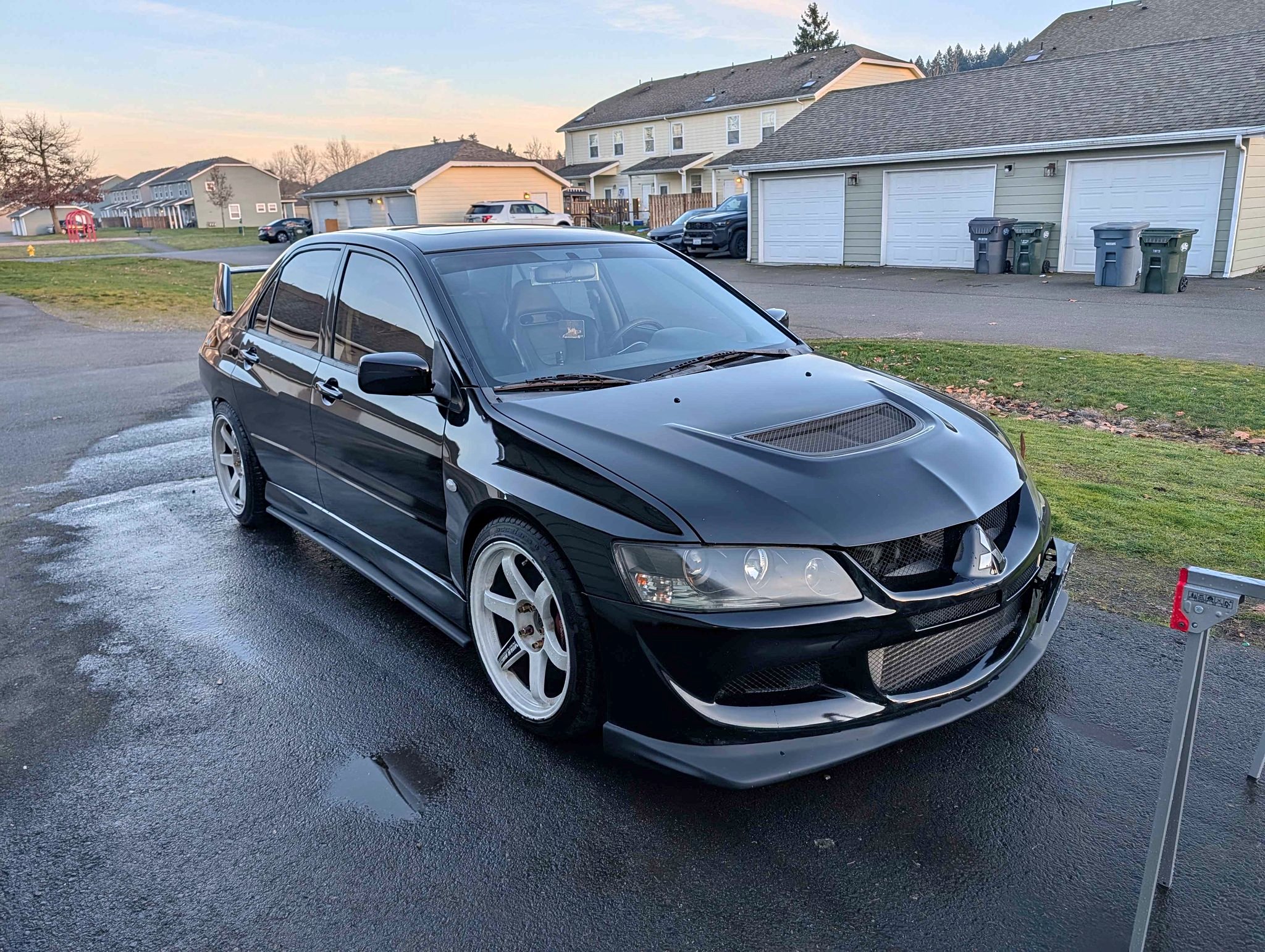 2004 Mitsubishi Lancer Evolution - GSR Sedan 4D