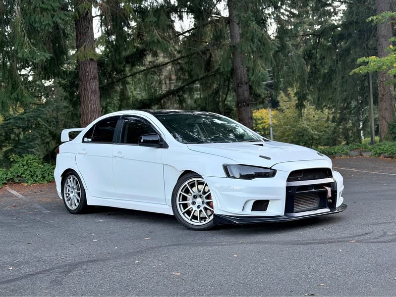 2010 Mitsubishi Lancer Evolution - MR Sedan 4D