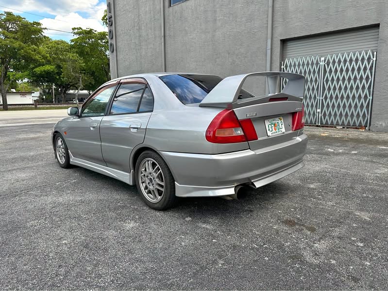 1996 Mitsubishi Lancer Evolution - GSR Sedan 4D