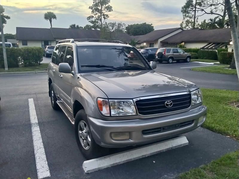 2001 Toyota Landcruiser - Sport Utility 4D
