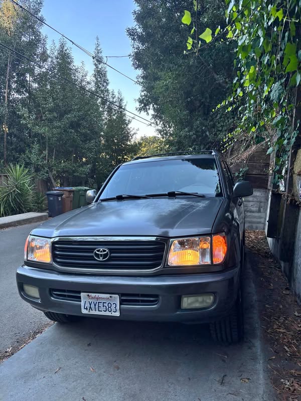 2002 Toyota Landcruiser - Sport Utility 4D