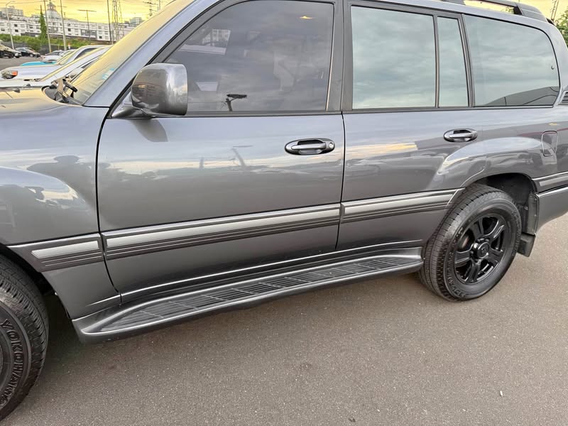 2003 Toyota Landcruiser - Sport Utility 4D