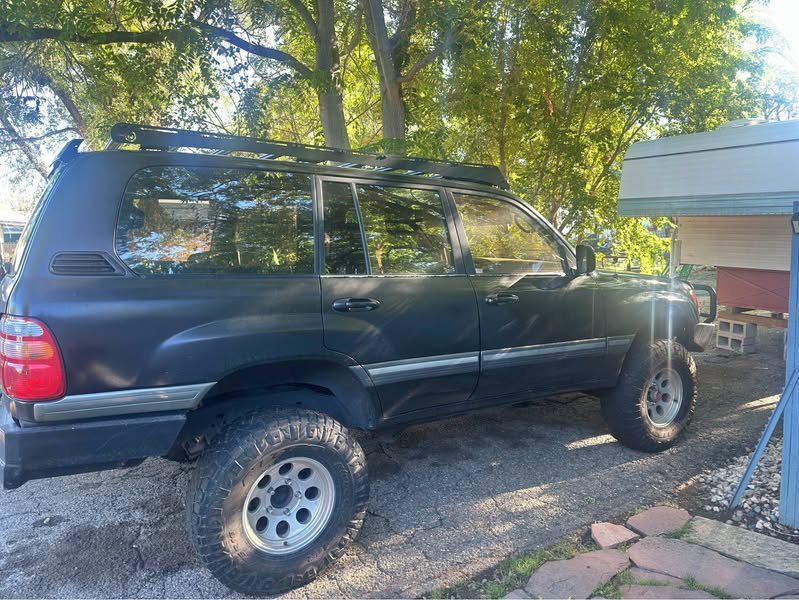 2001 Toyota Landcruiser - Sport Utility 4D