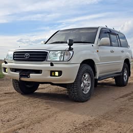 1998 Toyota Land Cruiser, JDM, lockers, lift, winch.