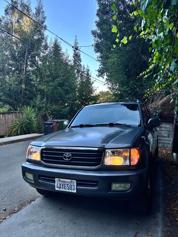 2002 Toyota Landcruiser - Sport Utility 4D