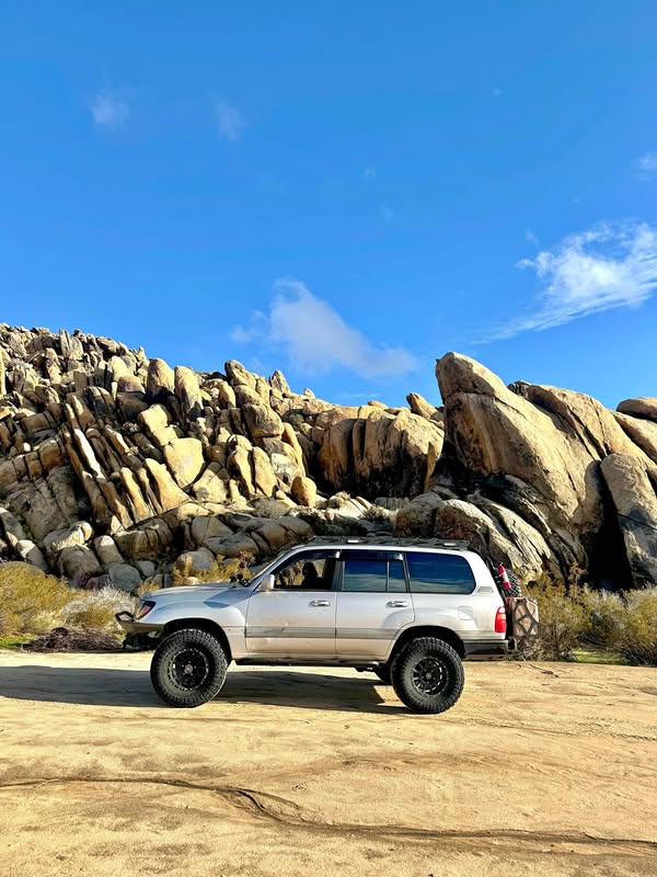 2000 Toyota Landcruiser - Sport Utility 4D