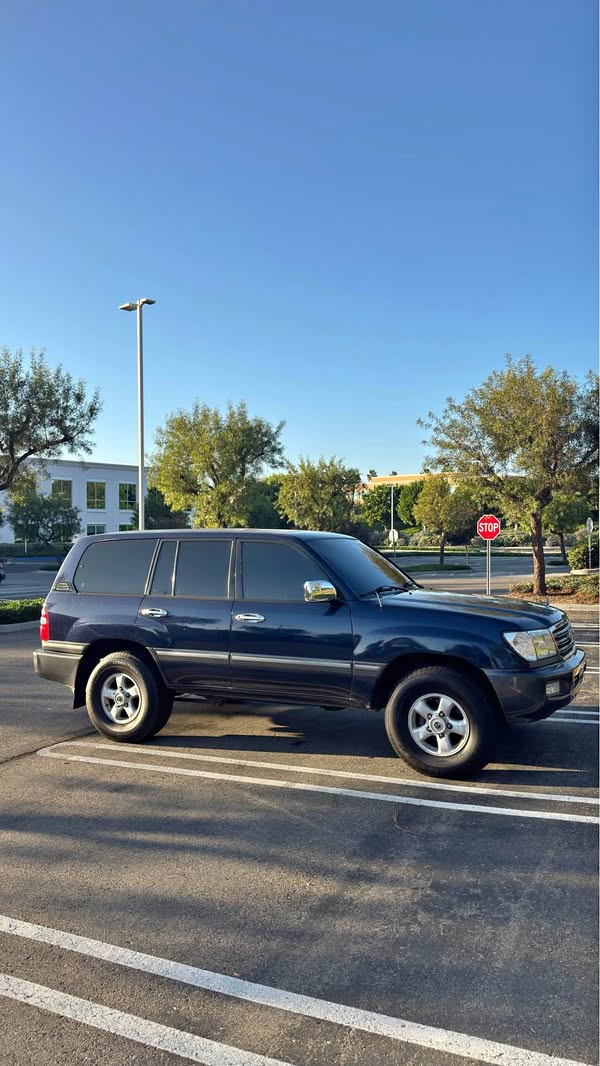 2004 Toyota Landcruiser - Sport Utility 4D