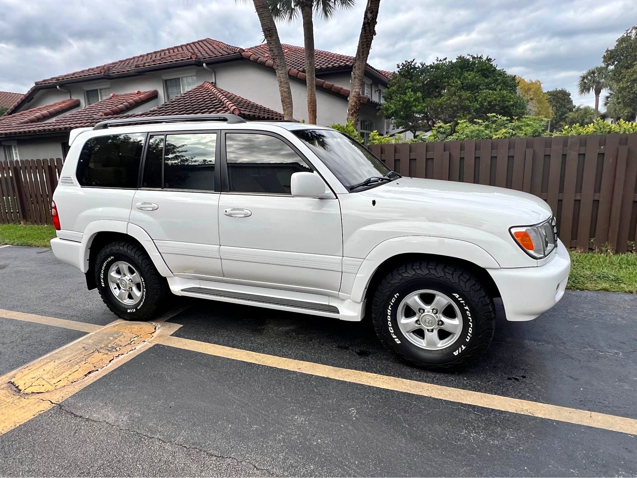 2001 Toyota Landcruiser - Sport Utility 4D