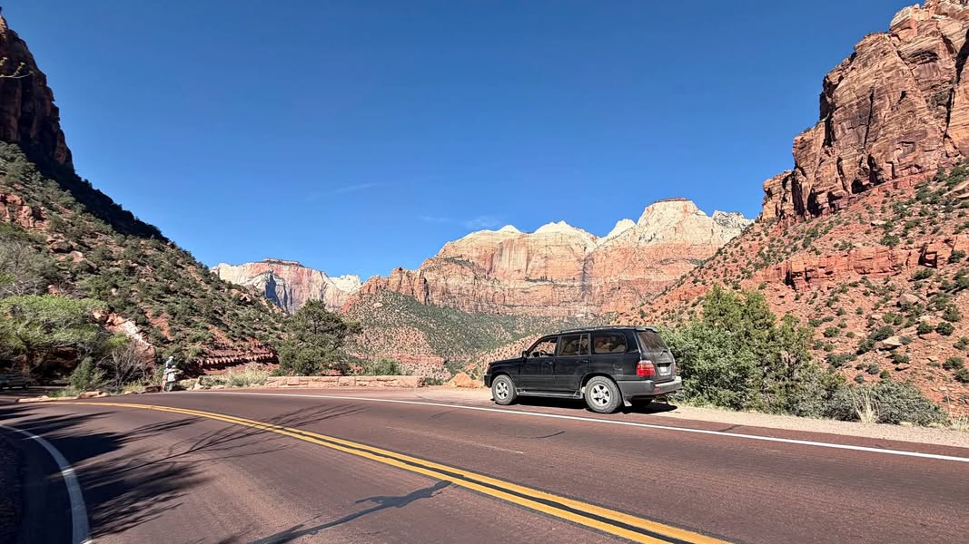 1999 Toyota Landcruiser - Sport Utility 4D