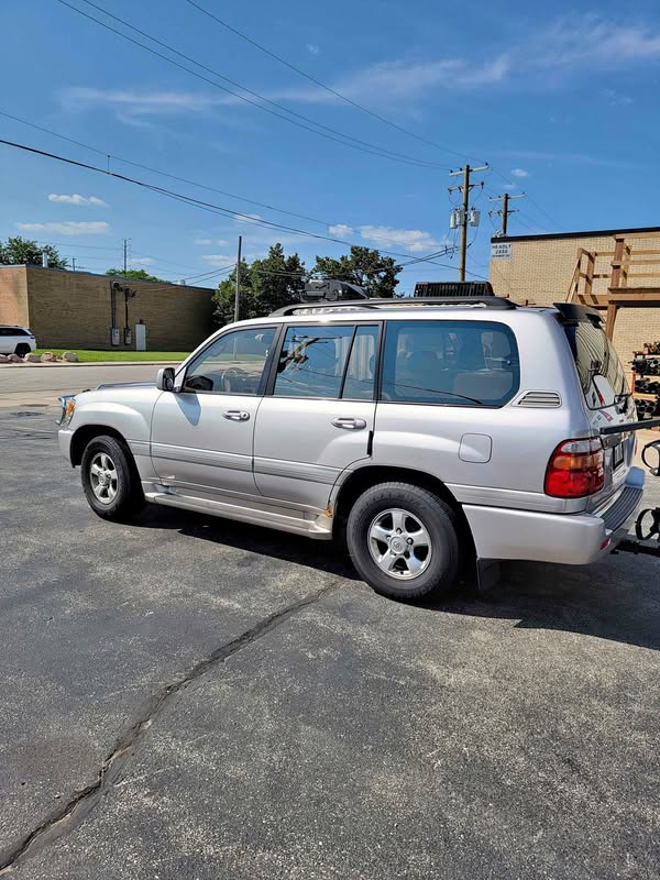 2002 Toyota Landcruiser - Sport Utility 4D