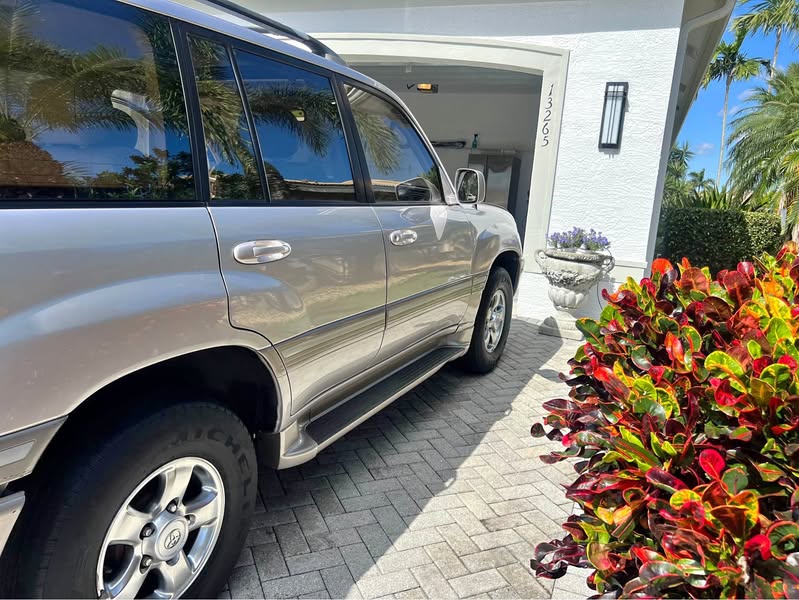 2001 Toyota Landcruiser - Sport Utility 4D