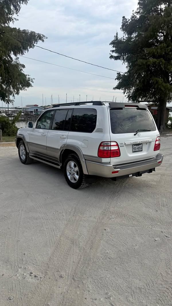 2004 Toyota Landcruiser - Sport Utility 4D