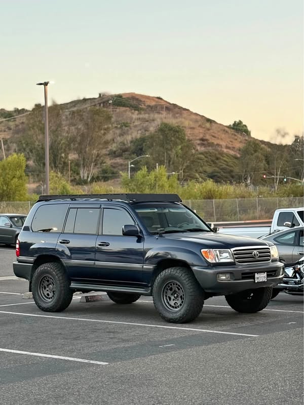 2004 Toyota Landcruiser - Sport Utility 4D