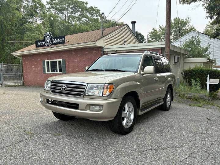2004 Toyota Landcruiser - Base
