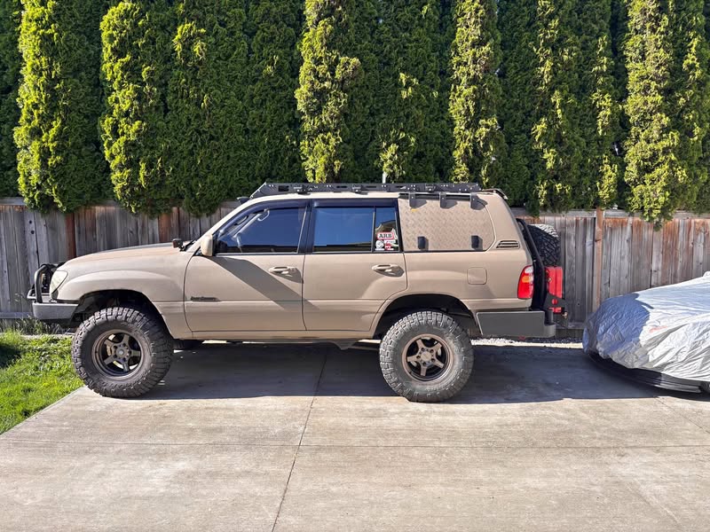 2001 Toyota Landcruiser - Sport Utility 4D