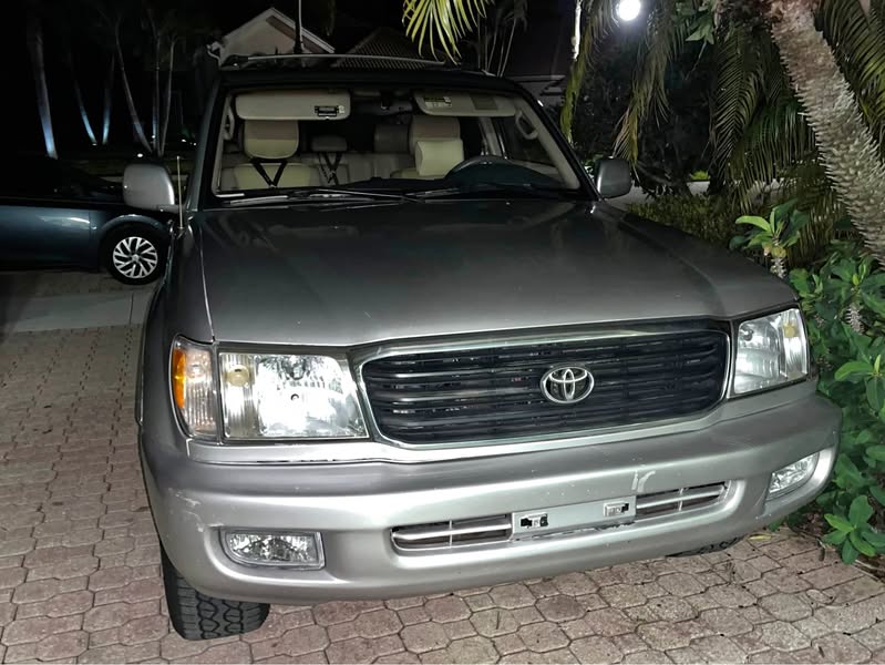 2000 Toyota Landcruiser - Sport Utility 4D