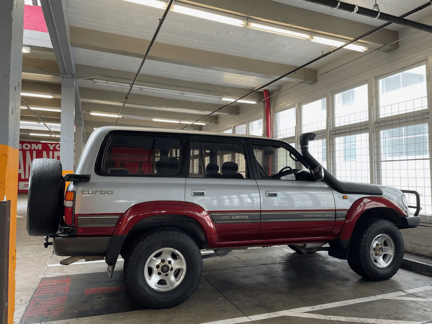1990 Toyota Land Cruiser Triple Locks, Factory Winch, VX...