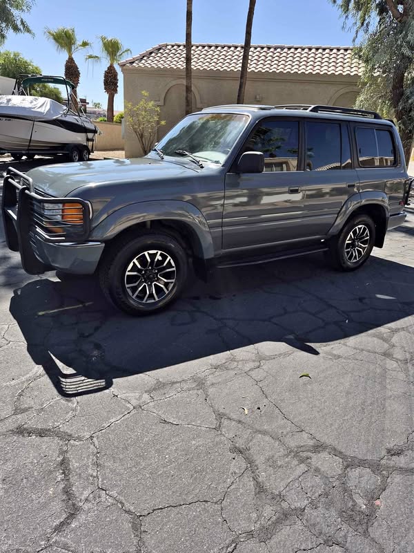 1992 Toyota Land Cruiser 4x4 Auto Trans.