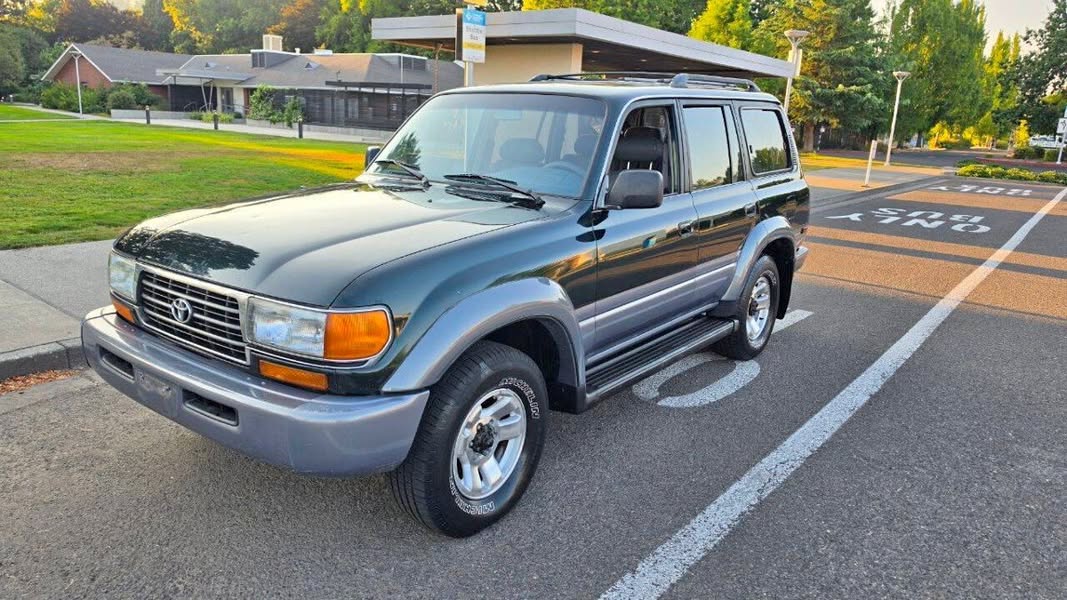 1996 Toyota Land Cruiser Base  4dr SUV
