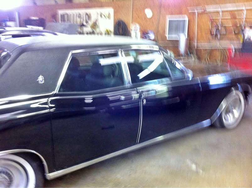 1969 Lincoln Continental - Sedan 4D