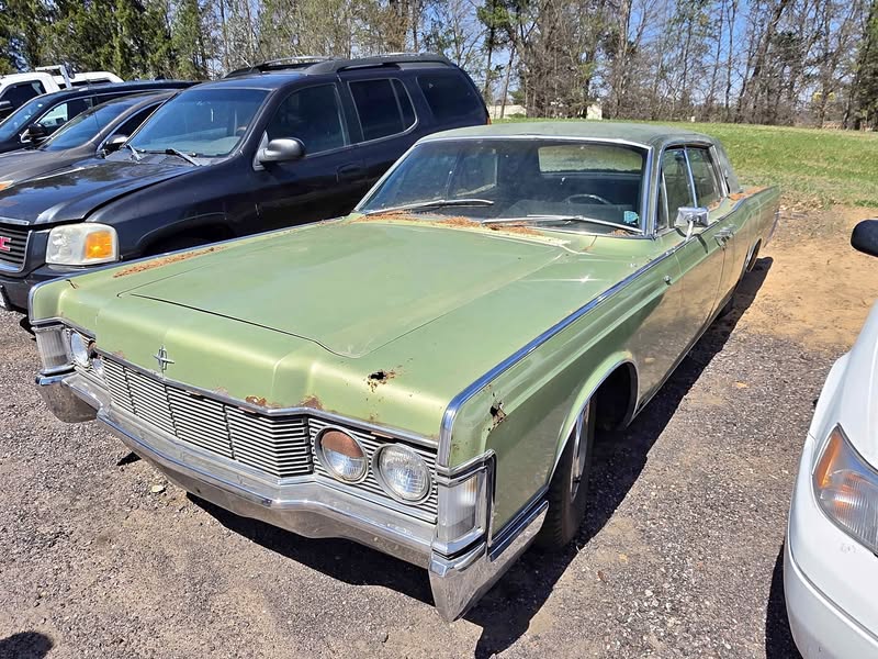 1968 Lincoln Continental - Sedan 4D